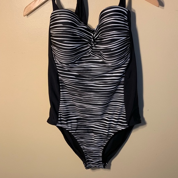 Merona - Picture 2 of 5